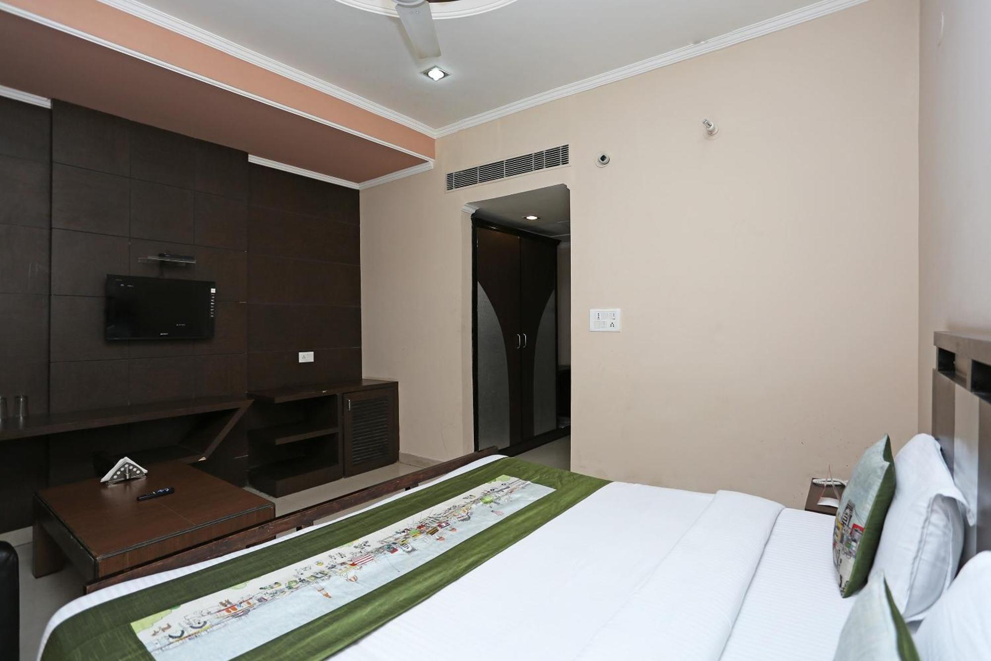 Hotel O Mukut Regency Ghaziabad Εξωτερικό φωτογραφία