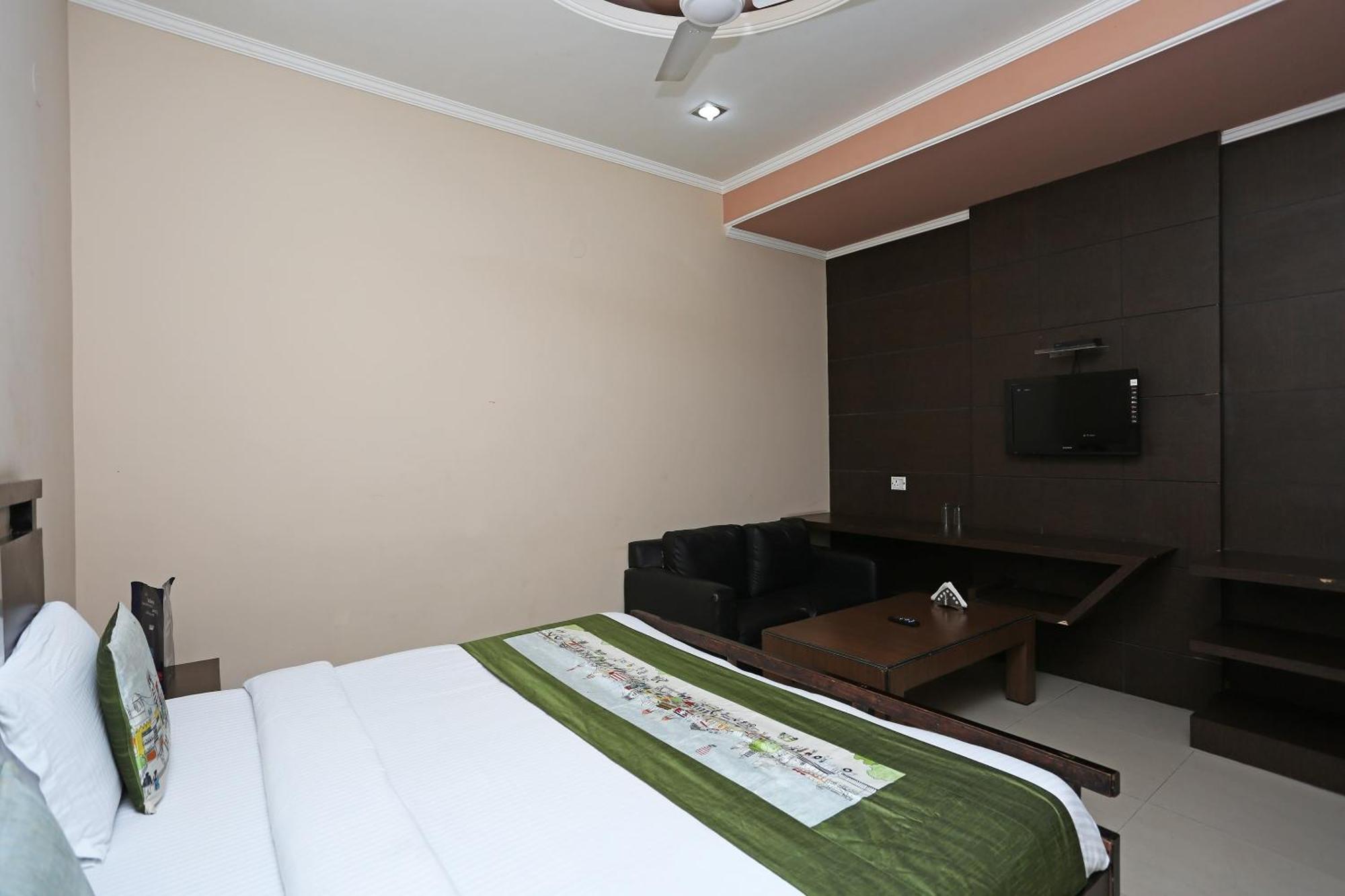 Hotel O Mukut Regency Ghaziabad Εξωτερικό φωτογραφία