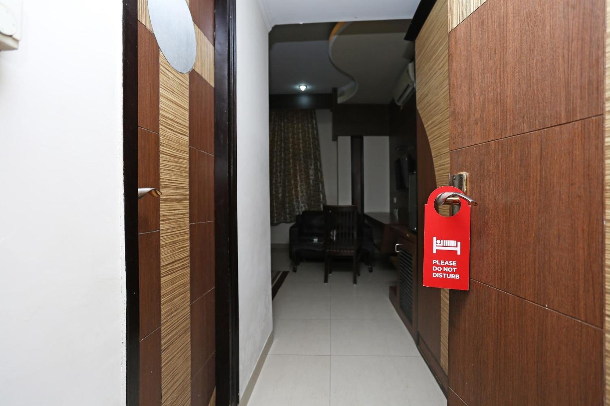 Hotel O Mukut Regency Ghaziabad Εξωτερικό φωτογραφία